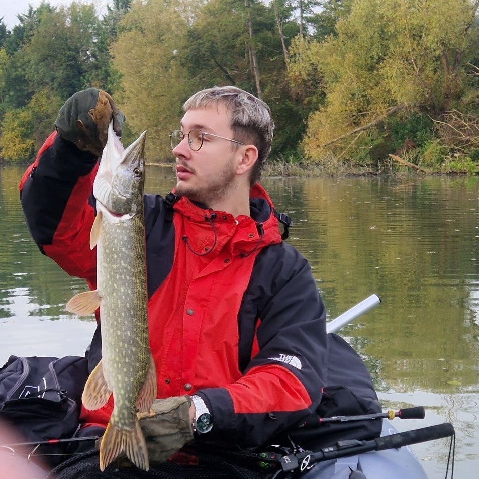 pecheur avec brochet