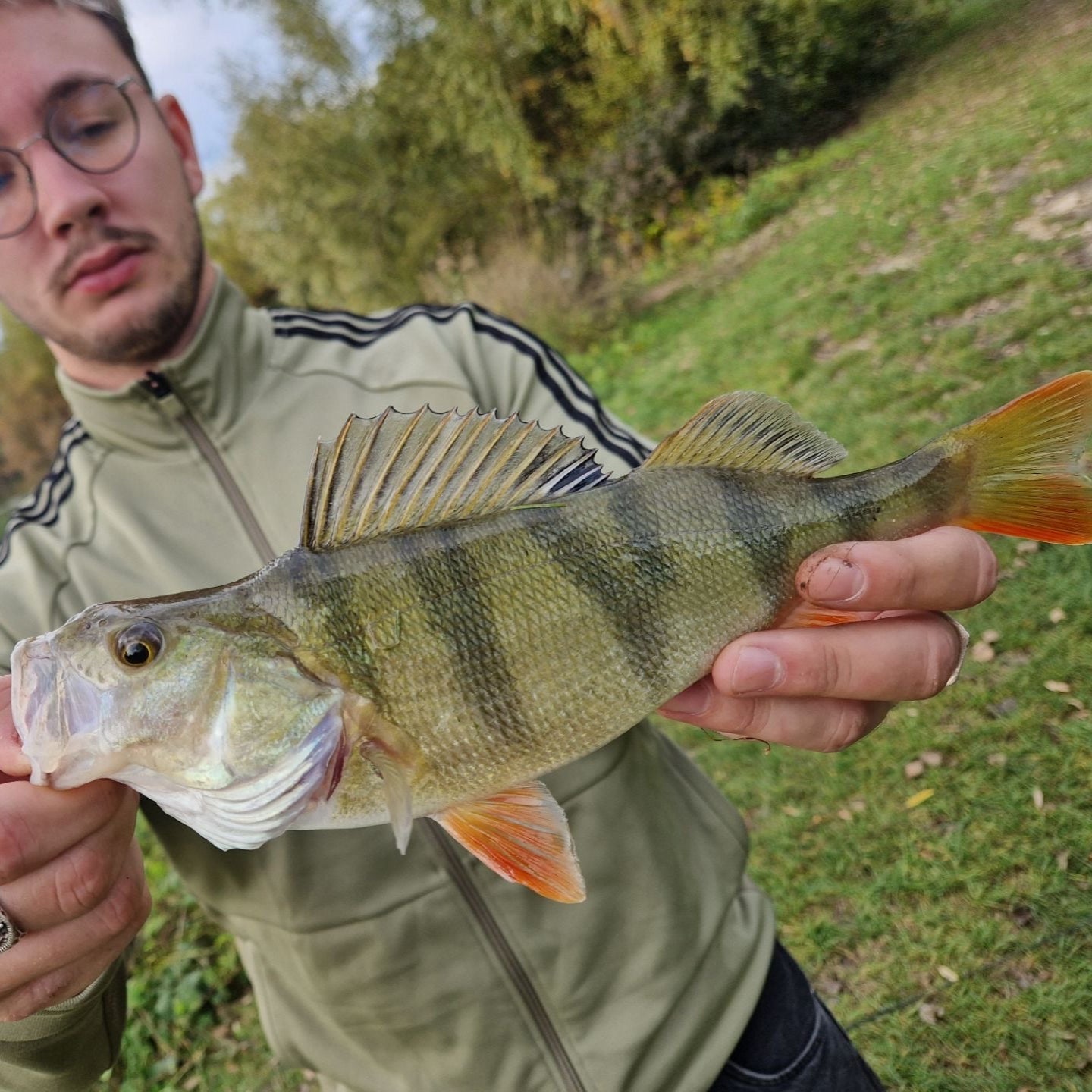 pecheur avec perche