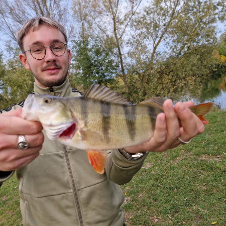 pecheur avec perche